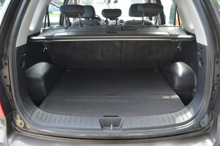 Продам Kia Carens 2.0 MT (140 к.с.) 2011 года в Киеве