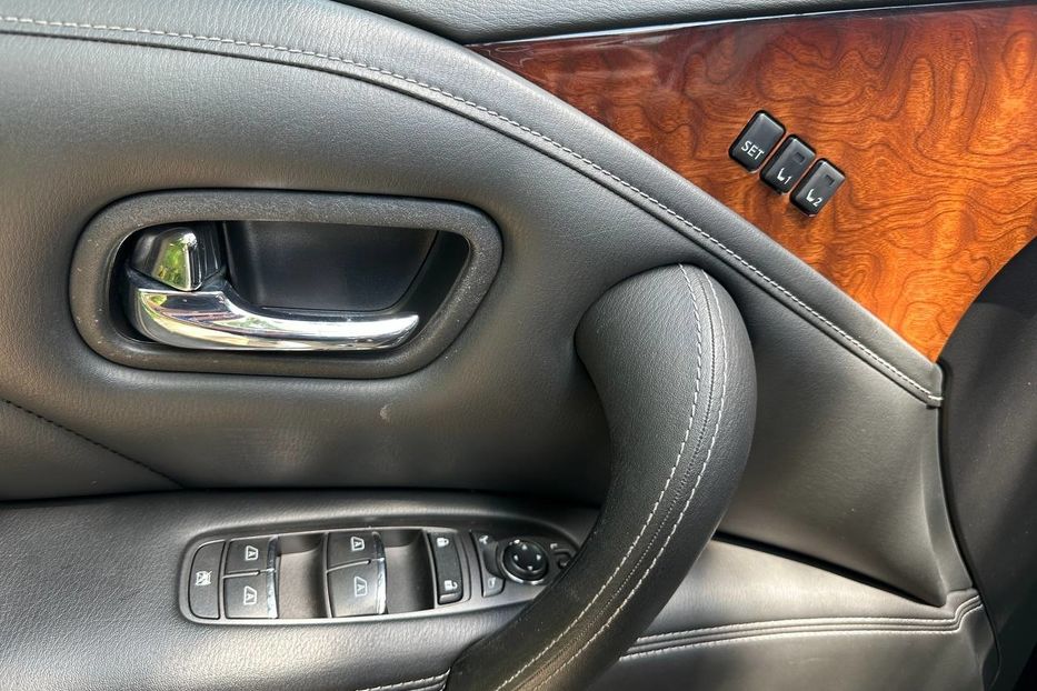 Продам Infiniti QX80 2014 года в Черновцах