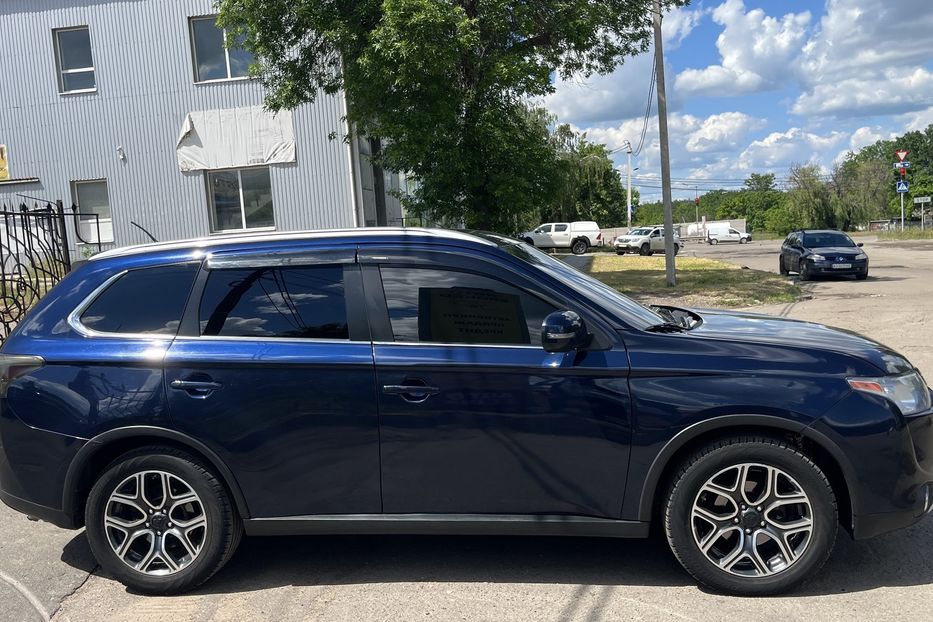 Продам Mitsubishi Outlander Ultimate V6 2015 года в Николаеве