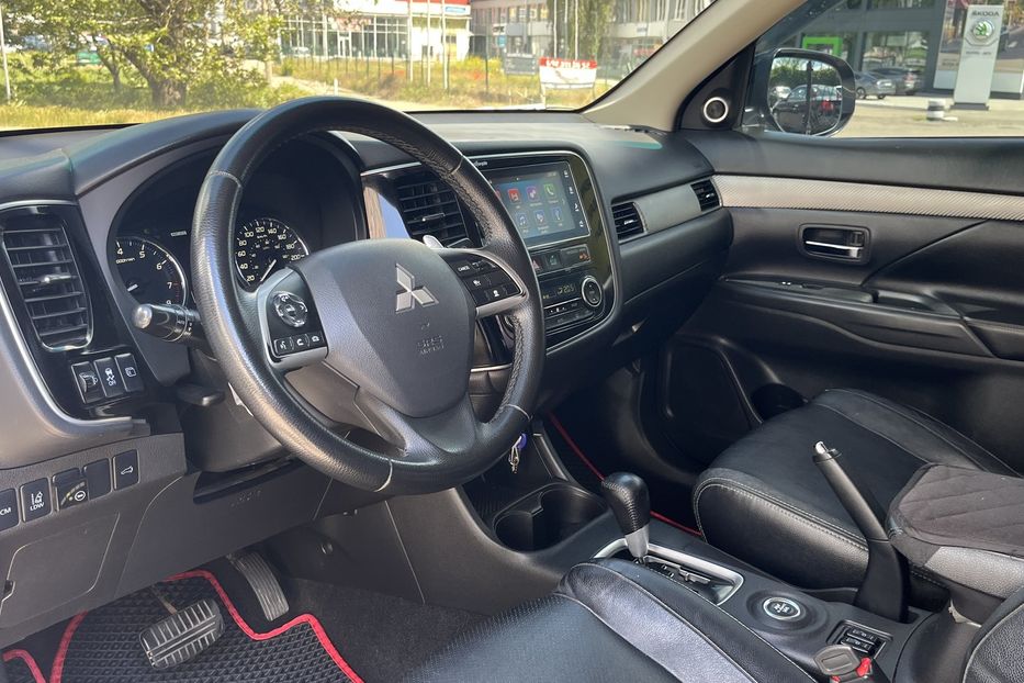 Продам Mitsubishi Outlander Ultimate V6 2015 года в Николаеве