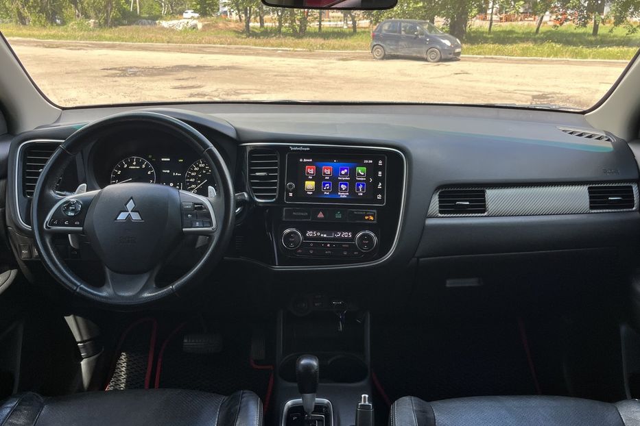 Продам Mitsubishi Outlander Ultimate V6 2015 года в Николаеве