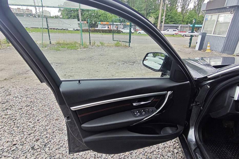 Продам BMW 330 330i Steptronic (252 к.с.)  2017 года в Киеве