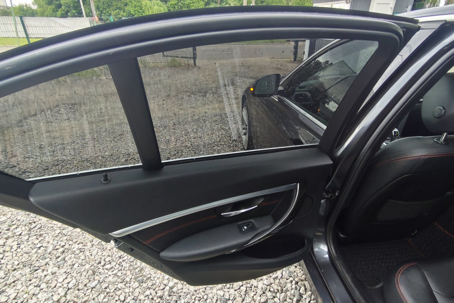 Продам BMW 330 330i Steptronic (252 к.с.)  2017 года в Киеве