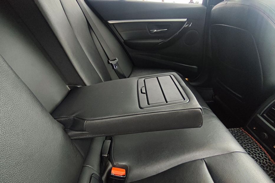 Продам BMW 330 330i Steptronic (252 к.с.)  2017 года в Киеве