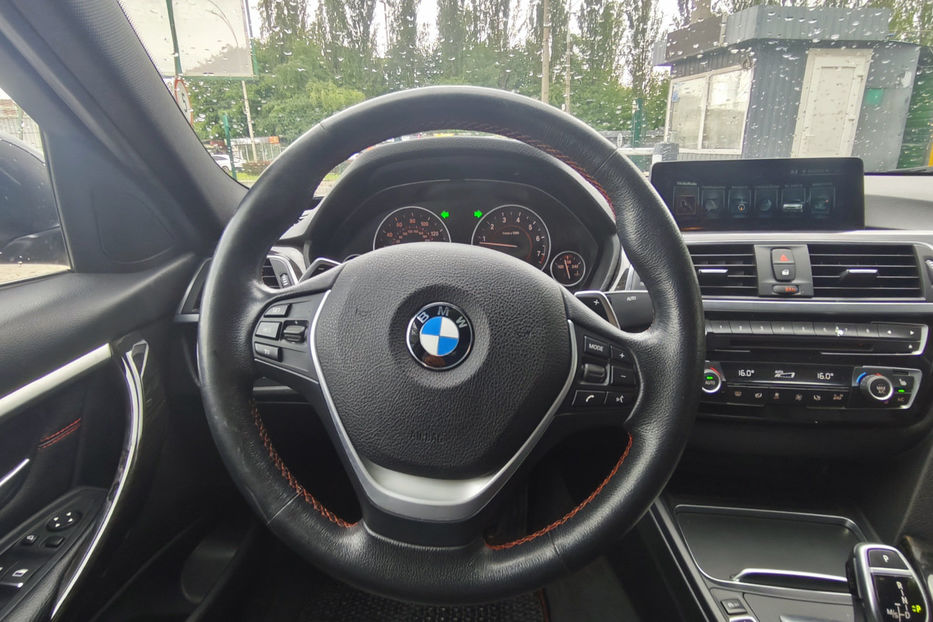 Продам BMW 330 330i Steptronic (252 к.с.)  2017 года в Киеве