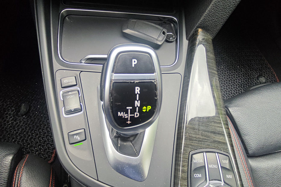 Продам BMW 330 330i Steptronic (252 к.с.)  2017 года в Киеве