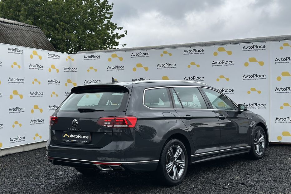 Продам Volkswagen Passat B8 RLine 2021 года в Луцке