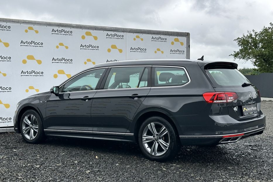 Продам Volkswagen Passat B8 RLine 2021 года в Луцке