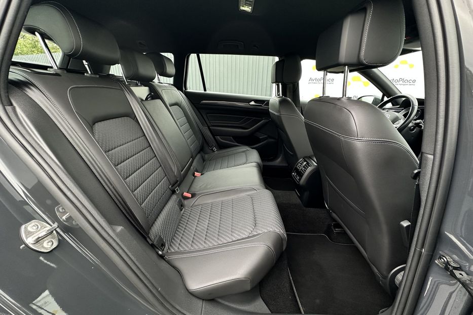 Продам Volkswagen Passat B8 RLine 2021 года в Луцке