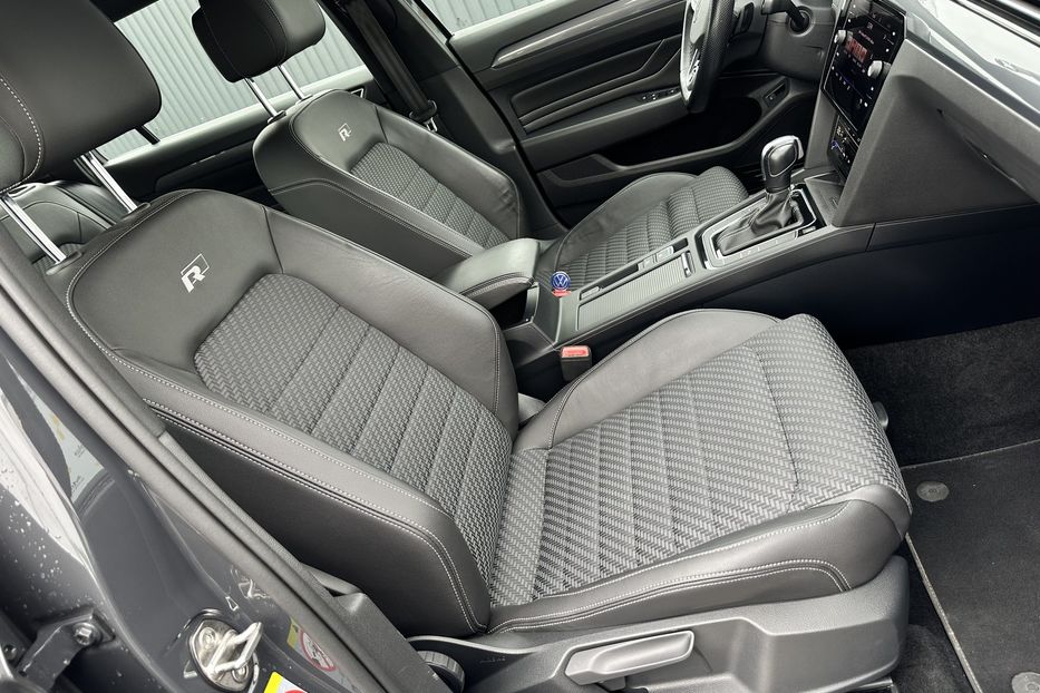 Продам Volkswagen Passat B8 RLine 2021 года в Луцке