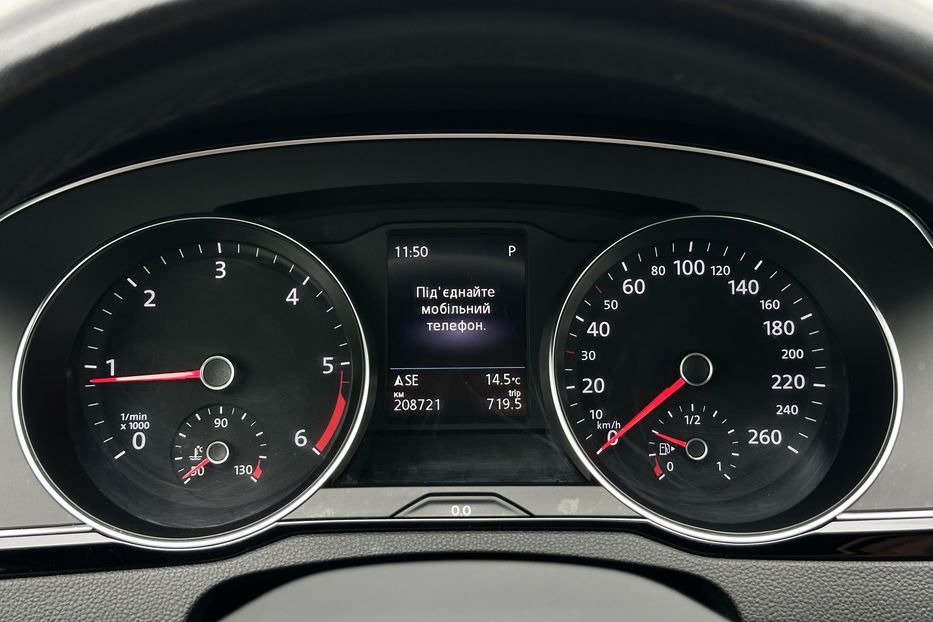 Продам Volkswagen Passat B8 RLine 2021 года в Луцке