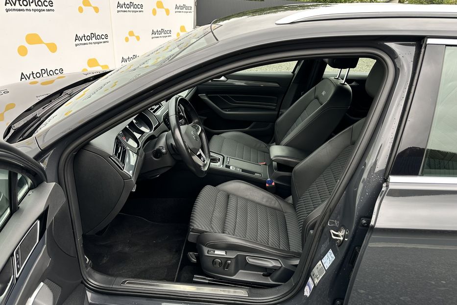 Продам Volkswagen Passat B8 RLine 2021 года в Луцке