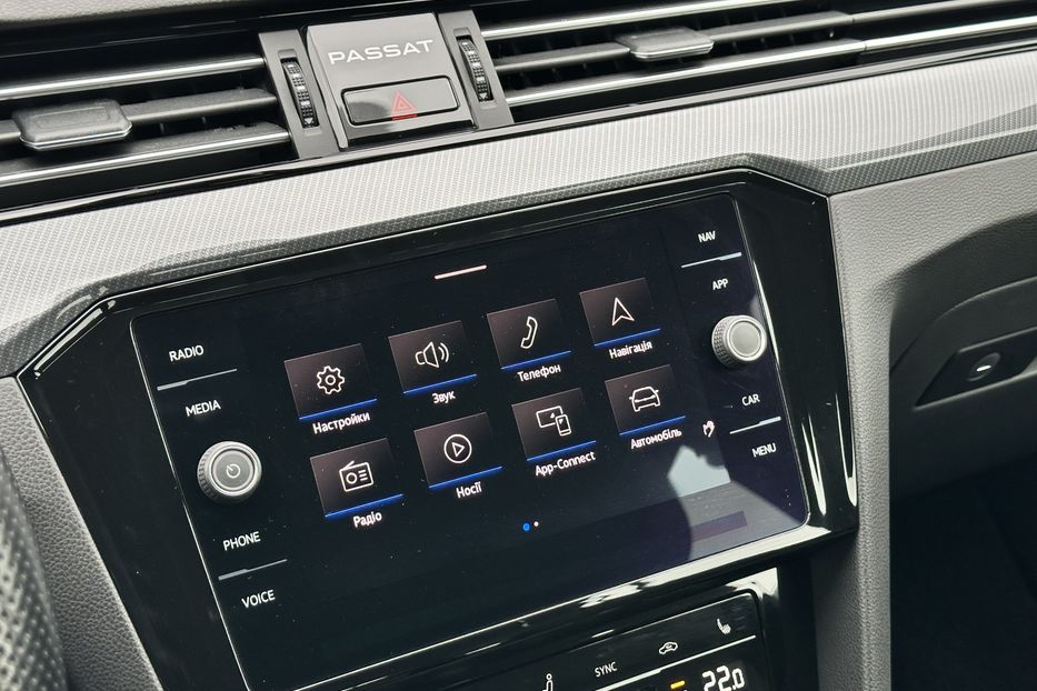 Продам Volkswagen Passat B8 RLine 2021 года в Луцке