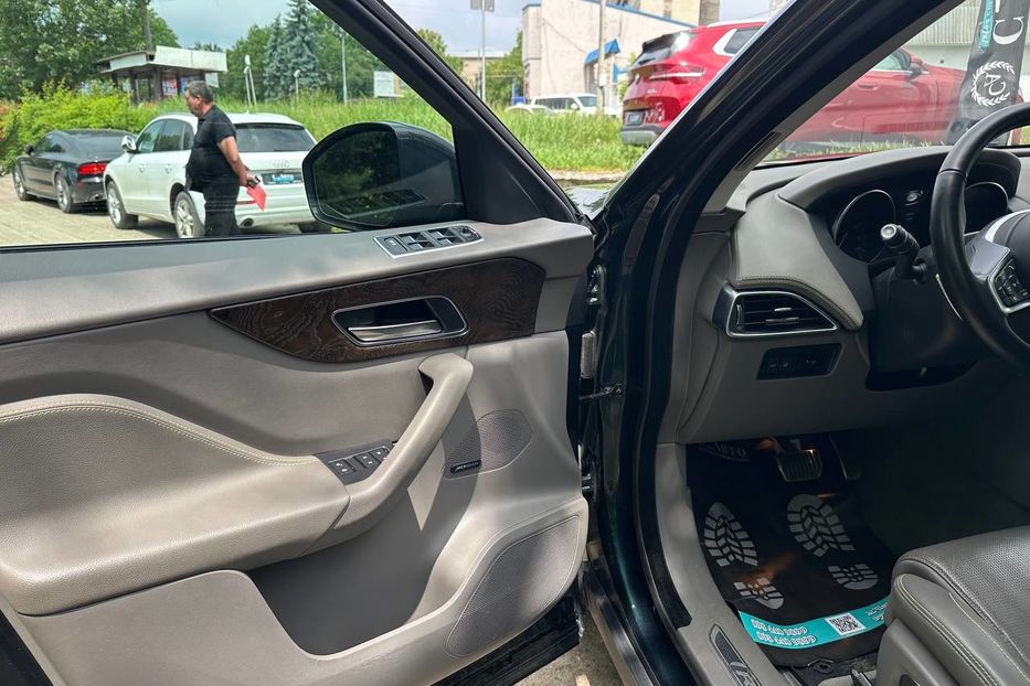 Продам Jaguar F-Pace 2017 года в Черновцах
