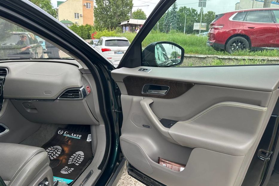 Продам Jaguar F-Pace 2017 года в Черновцах