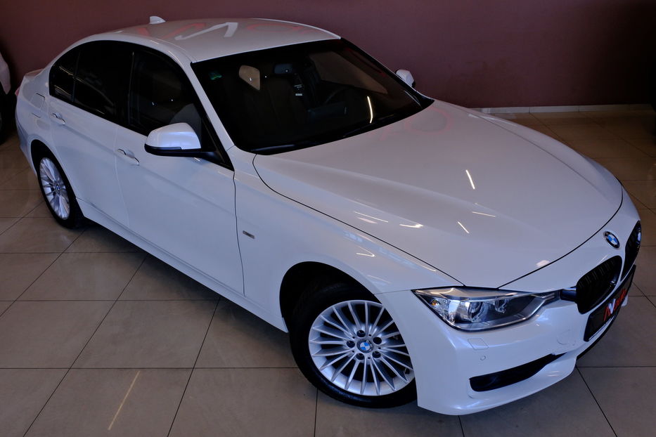 Продам BMW 320 2012 года в Одессе