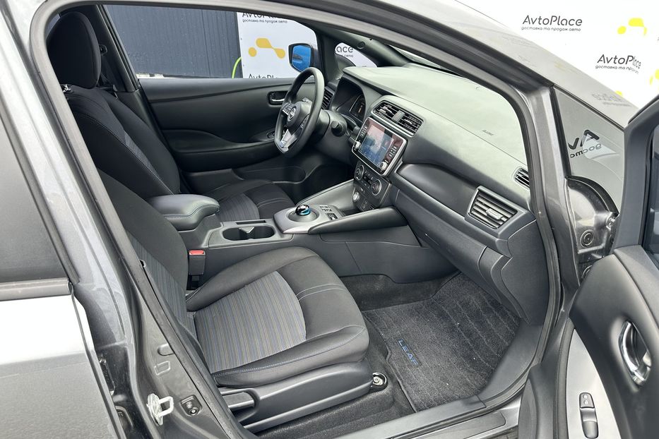 Продам Nissan Leaf 2023 года в Луцке