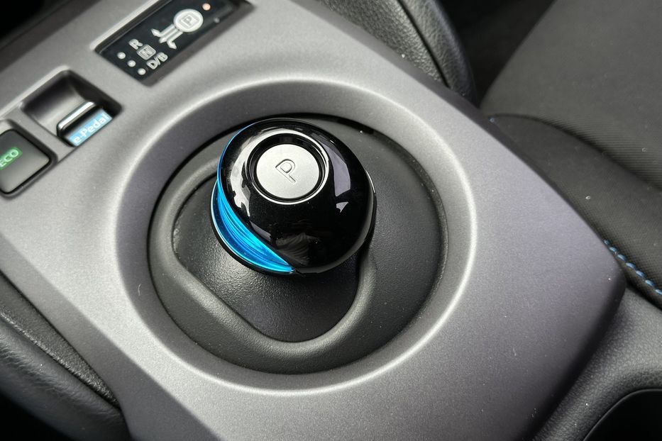 Продам Nissan Leaf 2023 года в Луцке