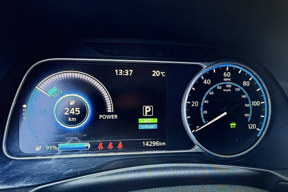 Продам Nissan Leaf 2023 года в Луцке
