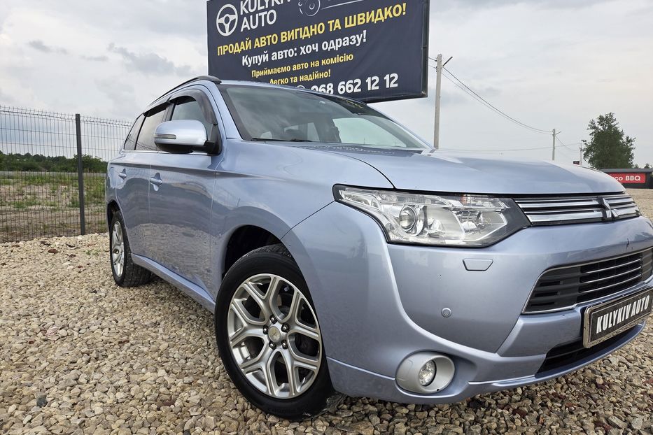 Продам Mitsubishi Outlander Гібрид 2013 года в Львове