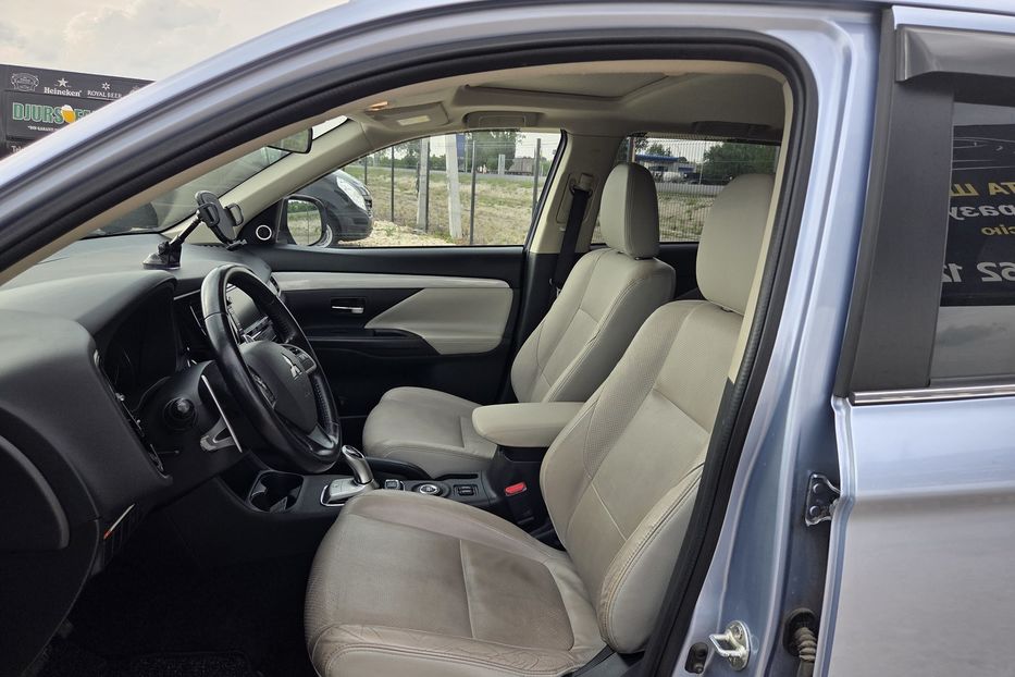 Продам Mitsubishi Outlander Гібрид 2013 года в Львове