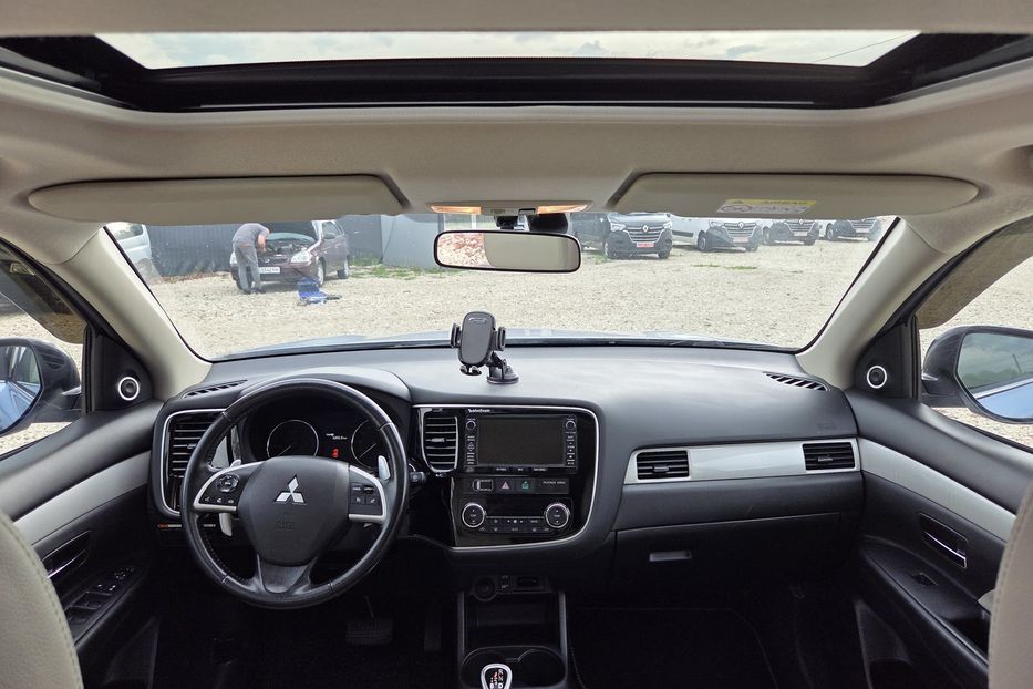 Продам Mitsubishi Outlander Гібрид 2013 года в Львове