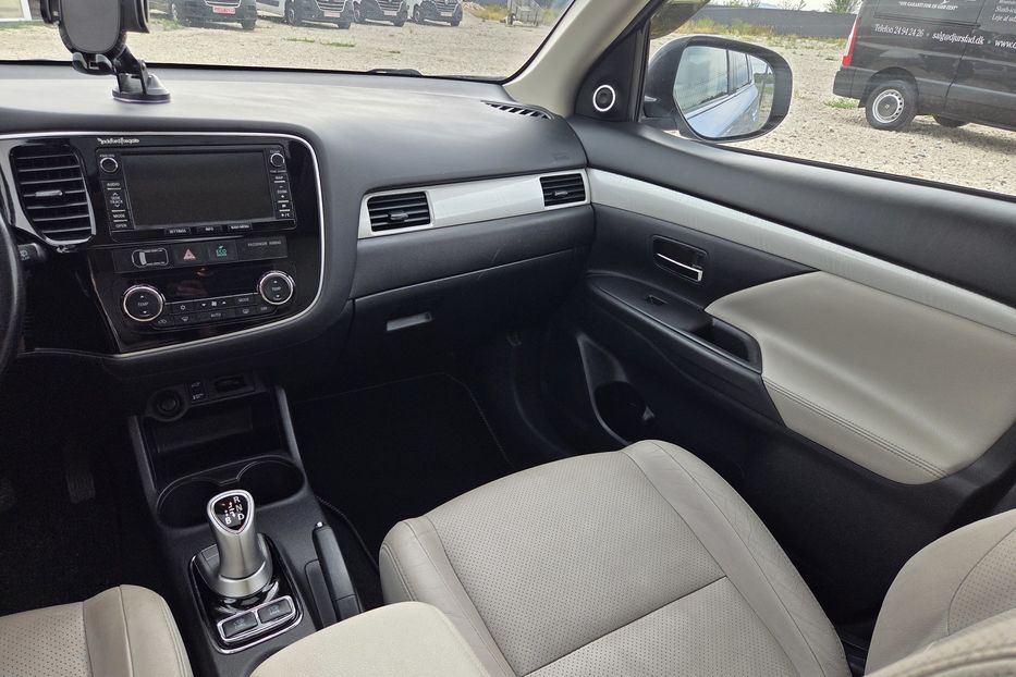 Продам Mitsubishi Outlander Гібрид 2013 года в Львове