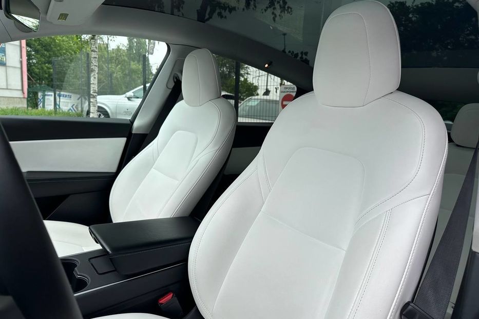 Продам Tesla Model Y 2020 года в Черновцах