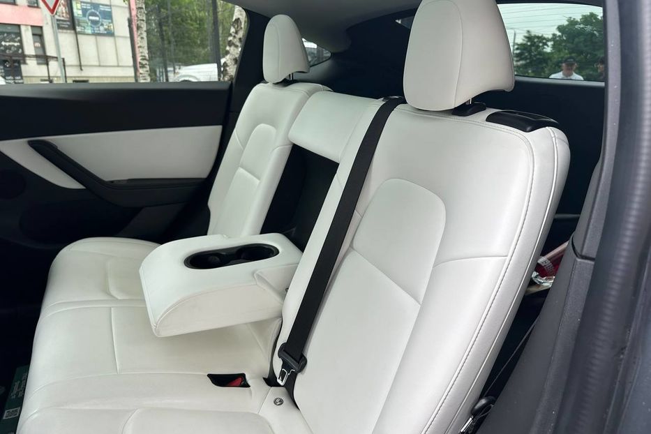 Продам Tesla Model Y 2020 года в Черновцах