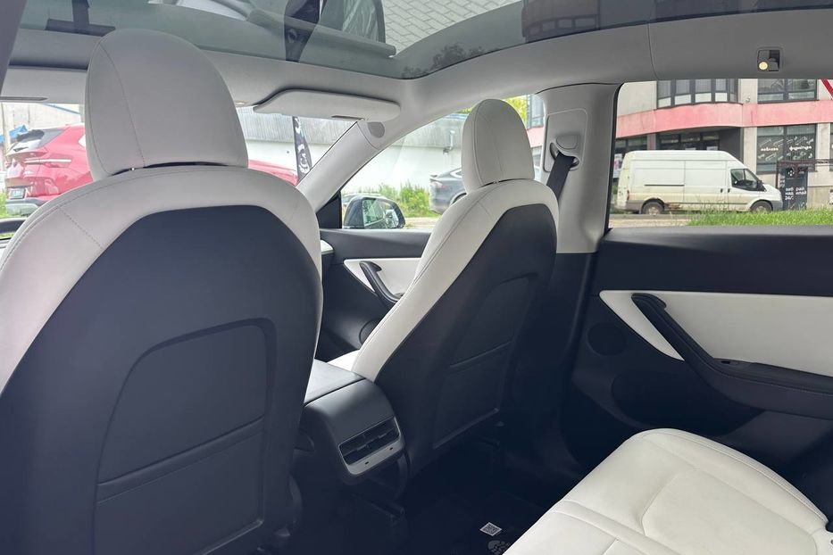 Продам Tesla Model Y 2020 года в Черновцах