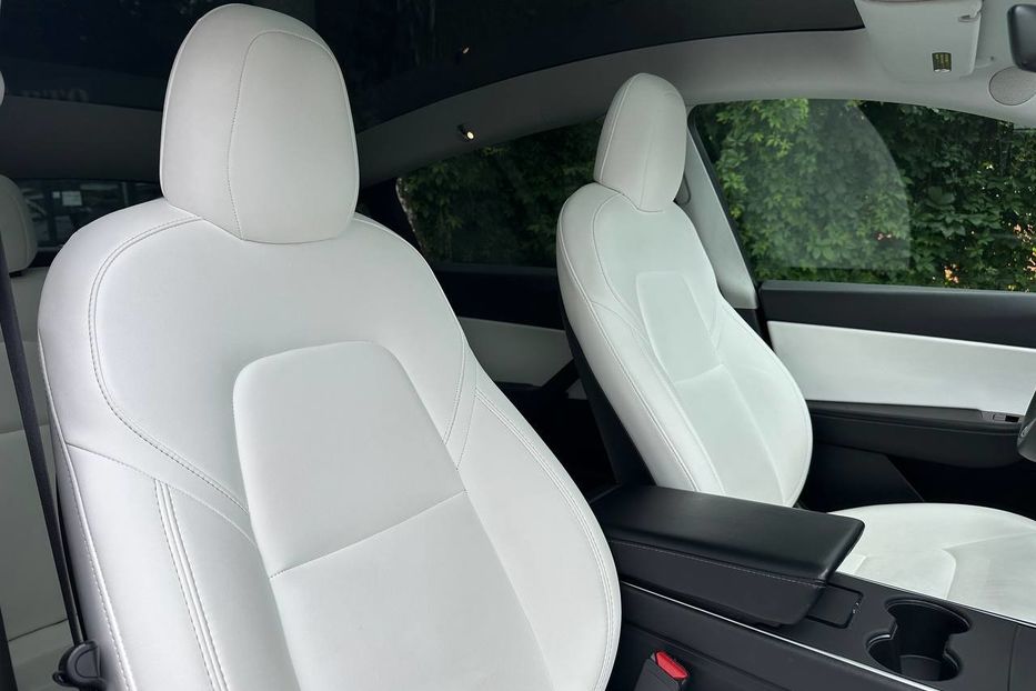 Продам Tesla Model Y 2020 года в Черновцах