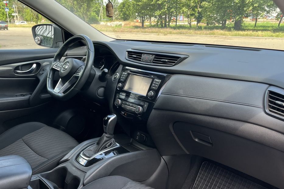 Продам Nissan Rogue SV Hybrid 2017 года в Николаеве