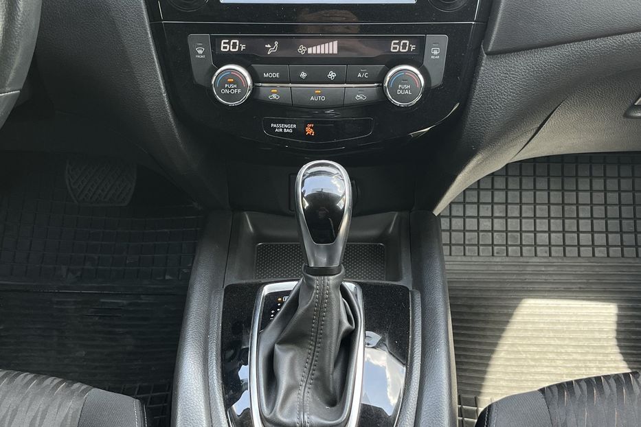 Продам Nissan Rogue SV Hybrid 2017 года в Николаеве