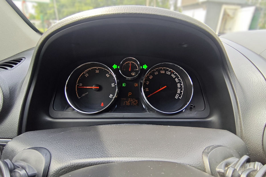 Продам Opel  Antara 2.2 CDTI АT (163 к.с.) 2013 года в Киеве
