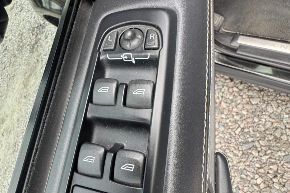 Продам Land Rover Range Rover Sport 3.0D AT (256 к.с.)  2012 года в Киеве