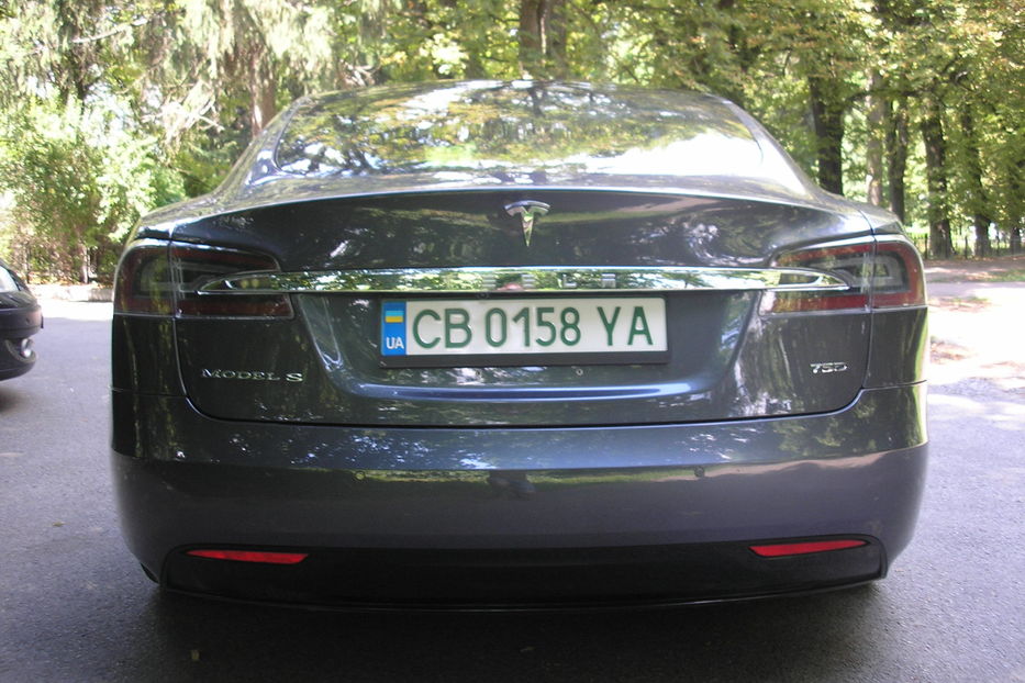 Продам Tesla Model S 75D 75 kWh Dual Motor  2017 года в г. Нежин, Черниговская область
