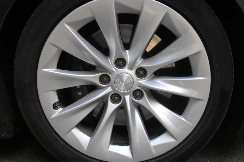 Продам Tesla Model S 75D 75 kWh Dual Motor  2017 года в г. Нежин, Черниговская область