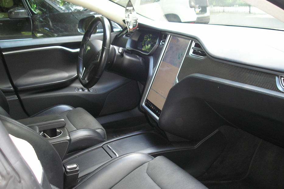 Продам Tesla Model S 75D 75 kWh Dual Motor  2017 года в г. Нежин, Черниговская область