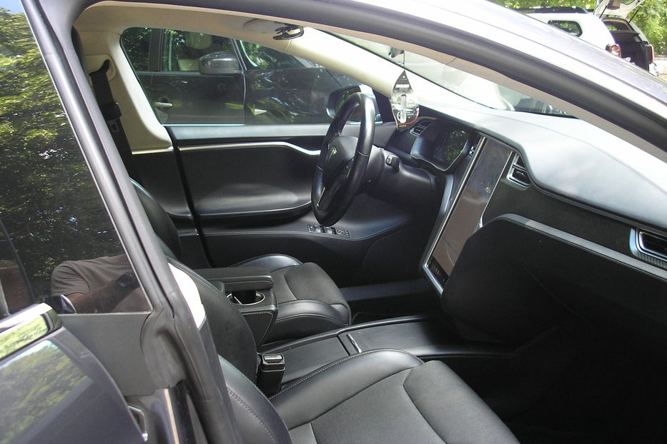 Продам Tesla Model S 75D 75 kWh Dual Motor  2017 года в г. Нежин, Черниговская область