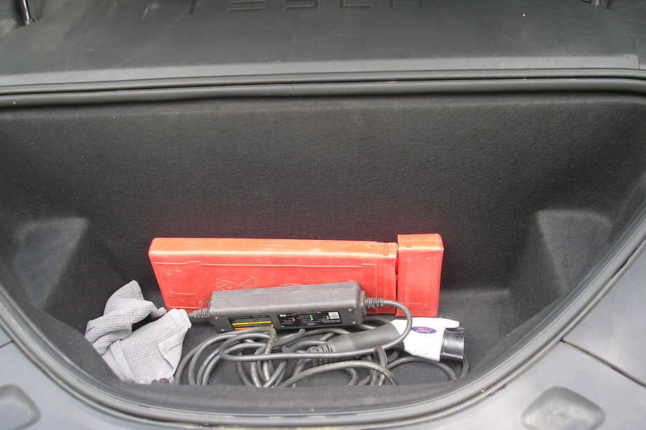 Продам Tesla Model S 75D 75 kWh Dual Motor  2017 года в г. Нежин, Черниговская область