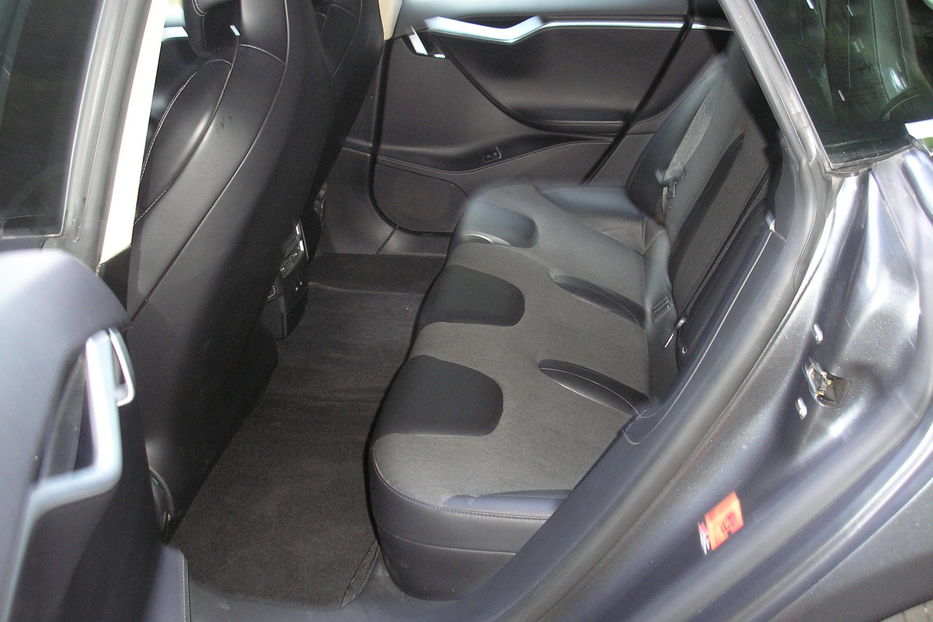 Продам Tesla Model S 75D 75 kWh Dual Motor  2017 года в г. Нежин, Черниговская область