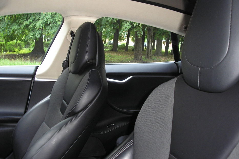 Продам Tesla Model S 75D 75 kWh Dual Motor  2017 года в г. Нежин, Черниговская область