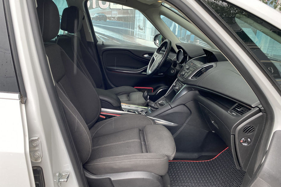 Продам Opel Zafira Tourer 2.0D MT (165 к.с.) 2012 года в Киеве