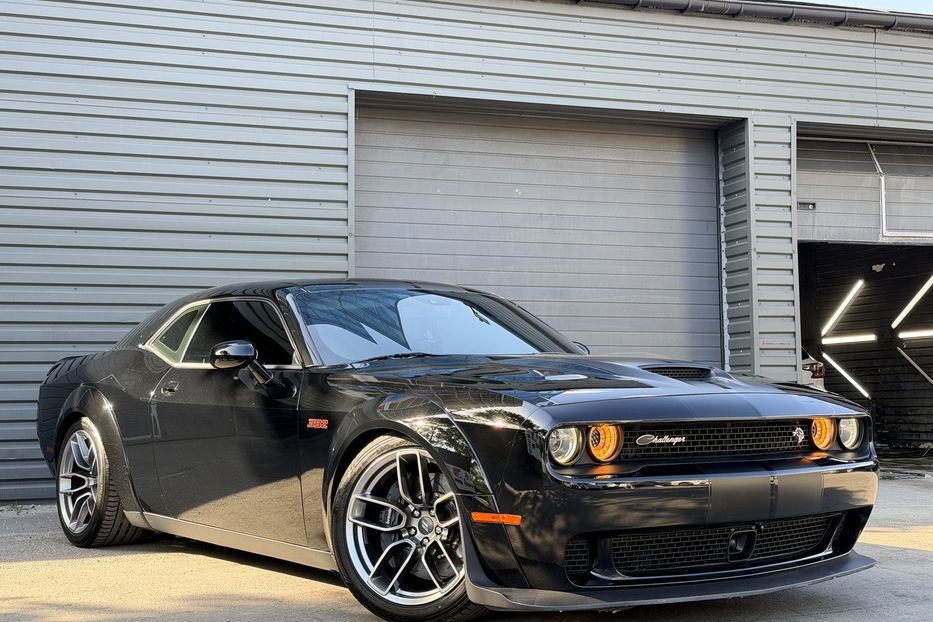 Продам Dodge Challenger R/T Scat Pack Widebody 2018 года в Киеве