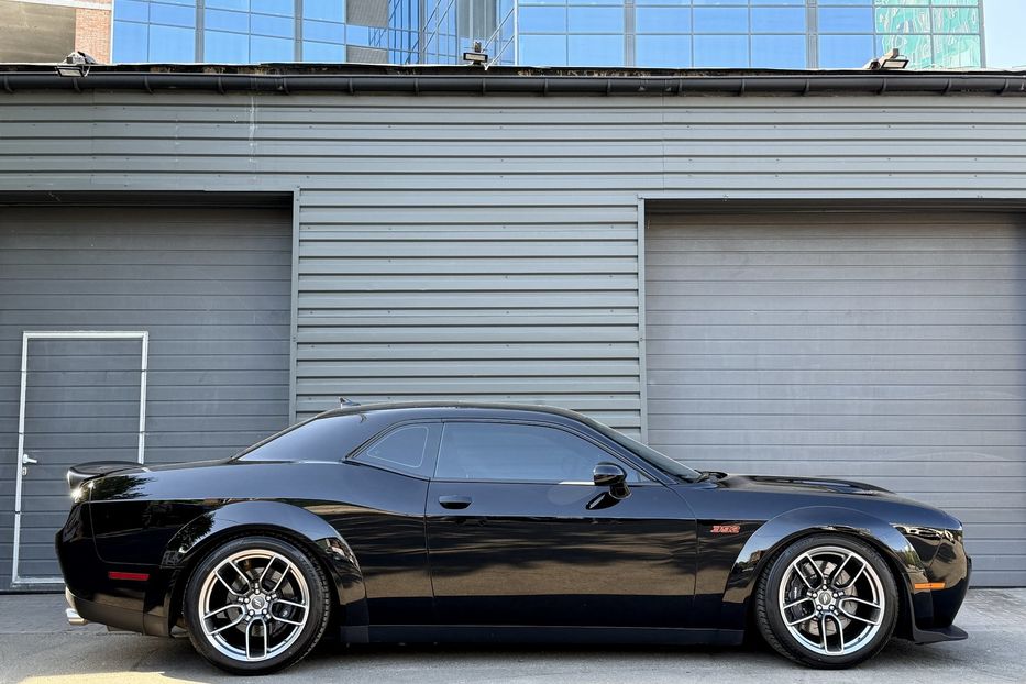 Продам Dodge Challenger R/T Scat Pack Widebody 2018 года в Киеве