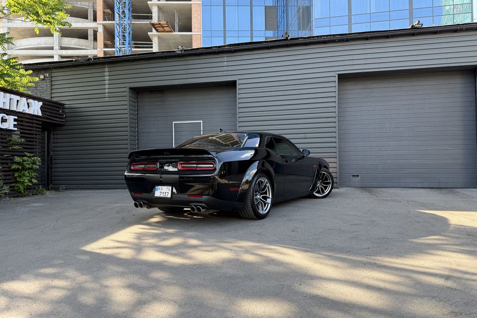 Продам Dodge Challenger R/T Scat Pack Widebody 2018 года в Киеве