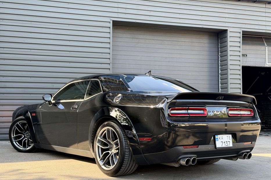 Продам Dodge Challenger R/T Scat Pack Widebody 2018 года в Киеве