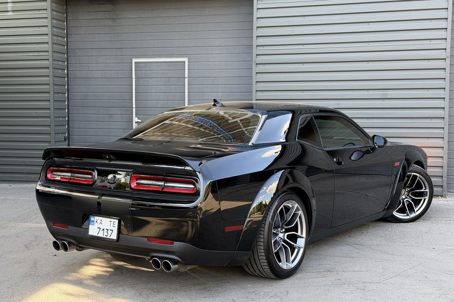 Продам Dodge Challenger R/T Scat Pack Widebody 2018 года в Киеве
