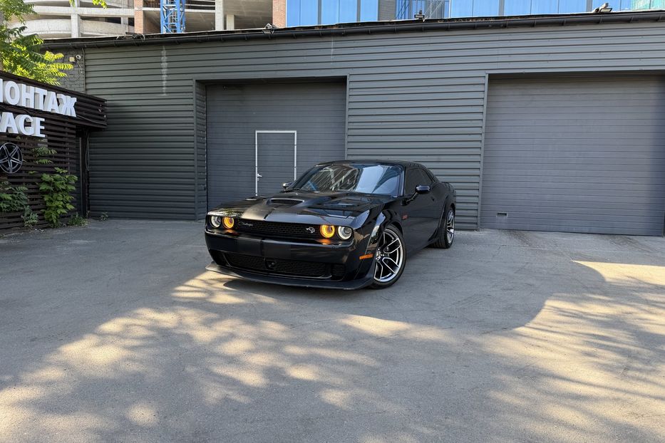 Продам Dodge Challenger R/T Scat Pack Widebody 2018 года в Киеве