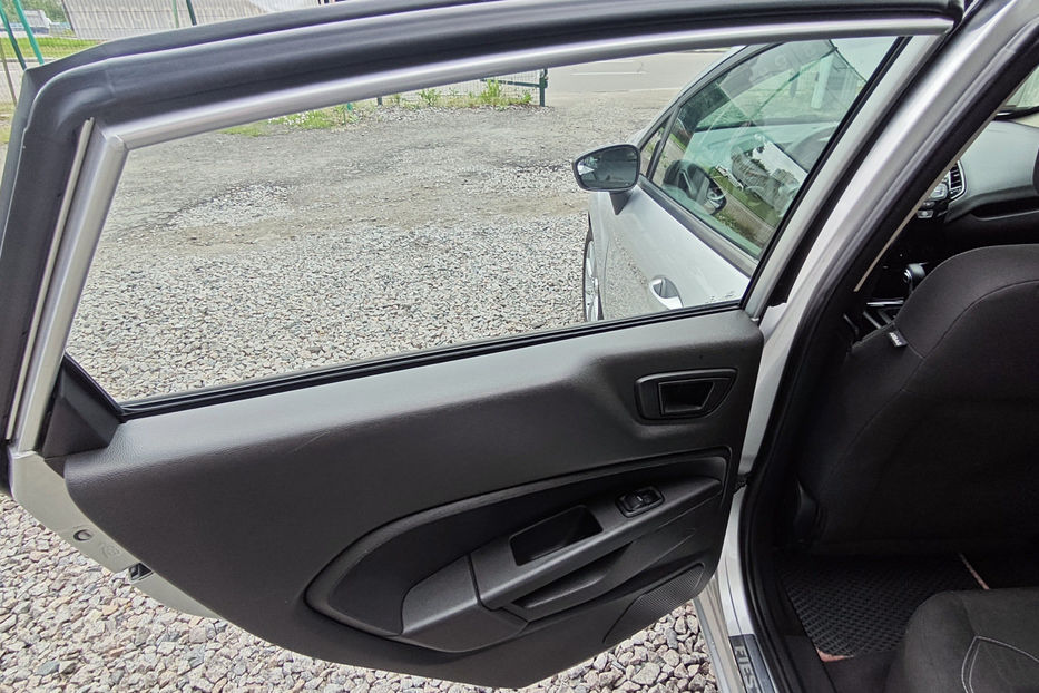 Продам Ford Fiesta 1.6 Ti-VCT PowerShift 120 к.с 2019 года в Киеве